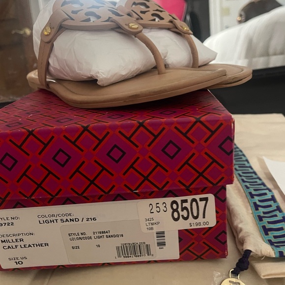 COPY - Tory Burch 2024 Logo Sandals w Receipt Box Dustbag Sz 9.5 - Picture 4 of 8